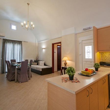 Veldi Art - Kamari Beach Apartment Fira  Luaran gambar
