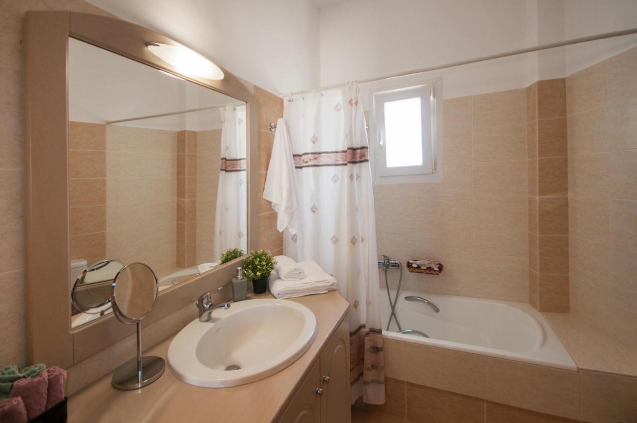 Veldi Art - Kamari Beach Apartment Fira  Luaran gambar
